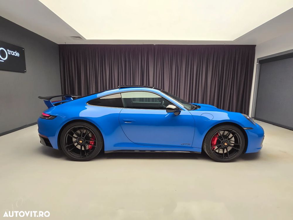 Porsche 911 4 GTS PDK - 7