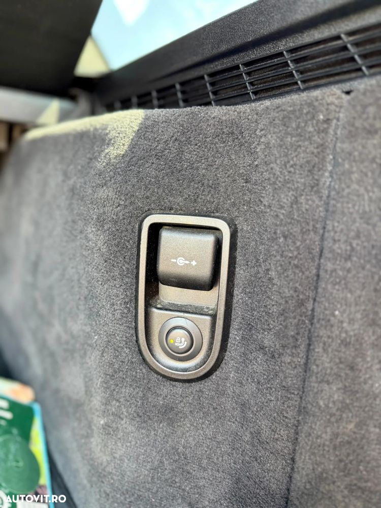 BMW Seria 5 520d AT - 30