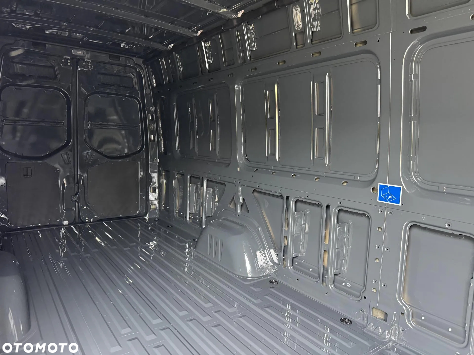 Mercedes-Benz Sprinter - 9