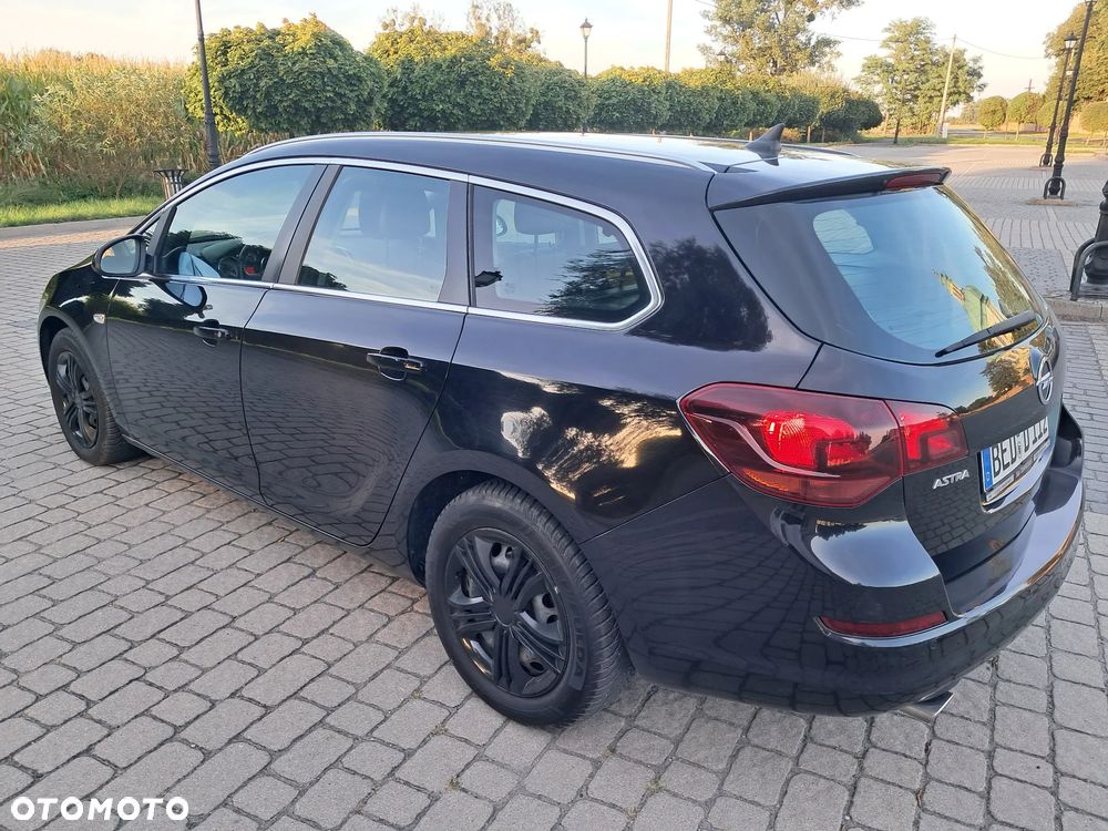Opel Astra 1.4 Turbo 150 Jahre - 5