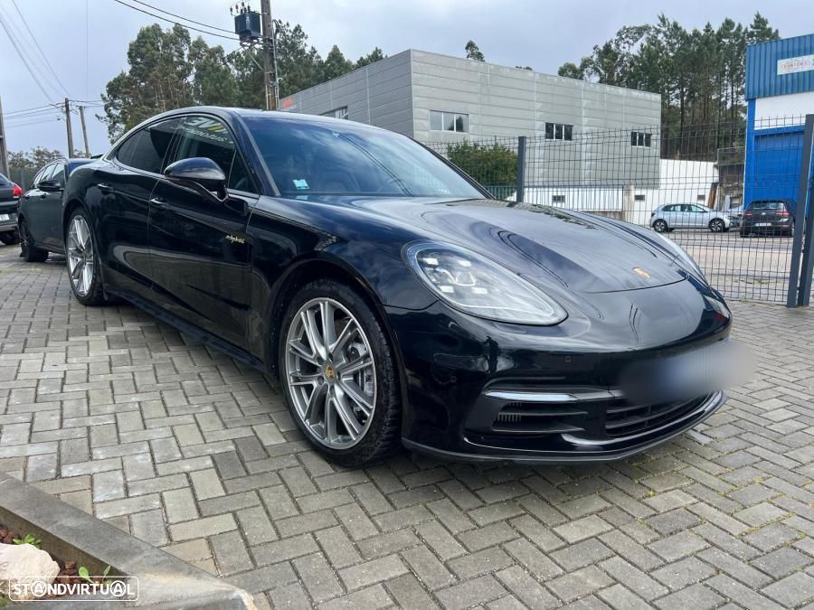 Porsche Panamera 4 E-Hybrid - 4