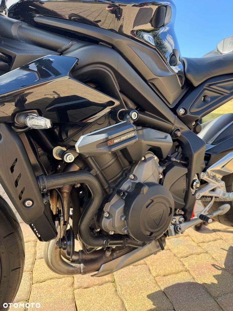 Triumph Street Triple - 9