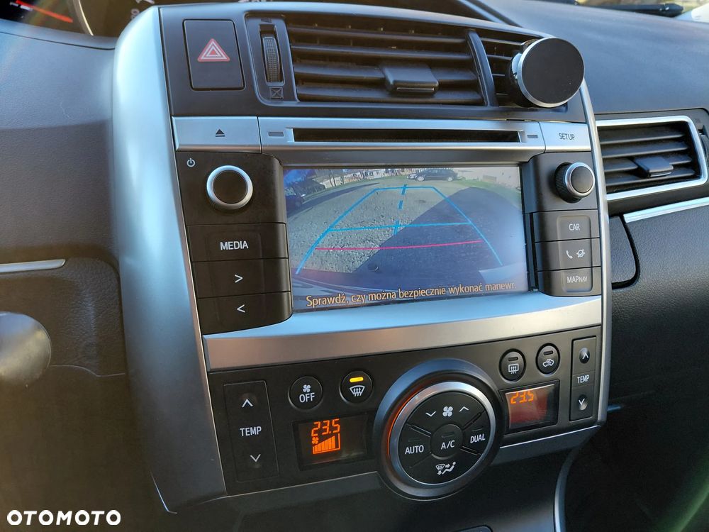 Toyota Verso 2.0 D-4D 7-Sitzer Executive - 12