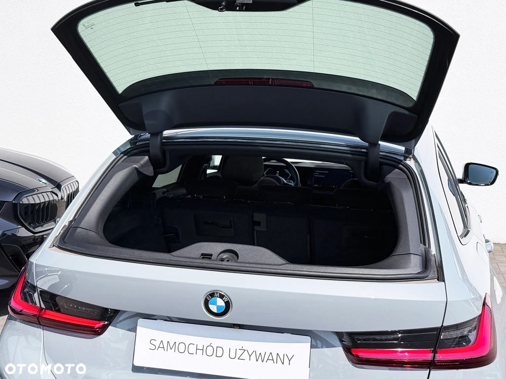 BMW Seria 3 320d xDrive M Sport - 16