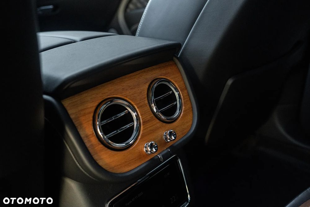Bentley Bentayga - 29