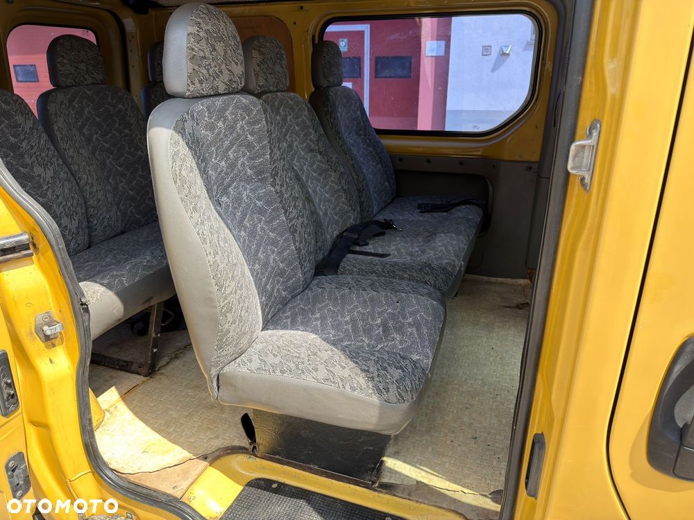 Renault Trafic Passenger - 17