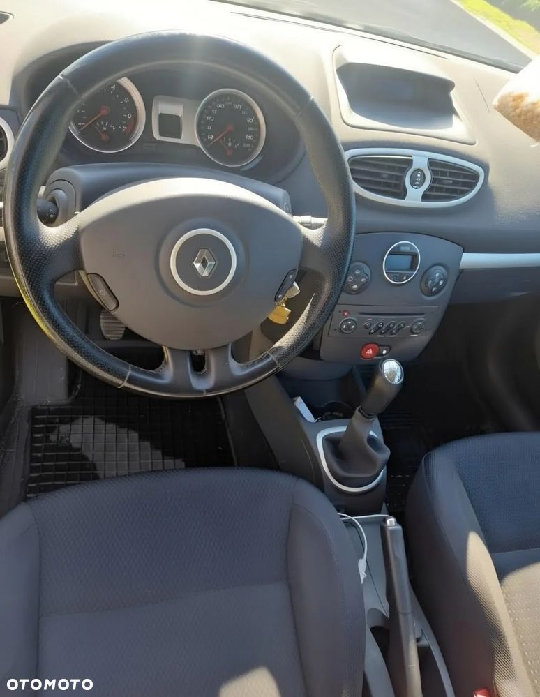 Renault Clio - 5