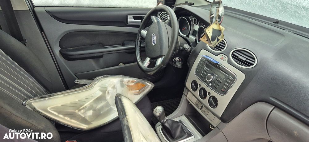 Dezmembram Ford Focus 1.6TDCI 2009 - 3