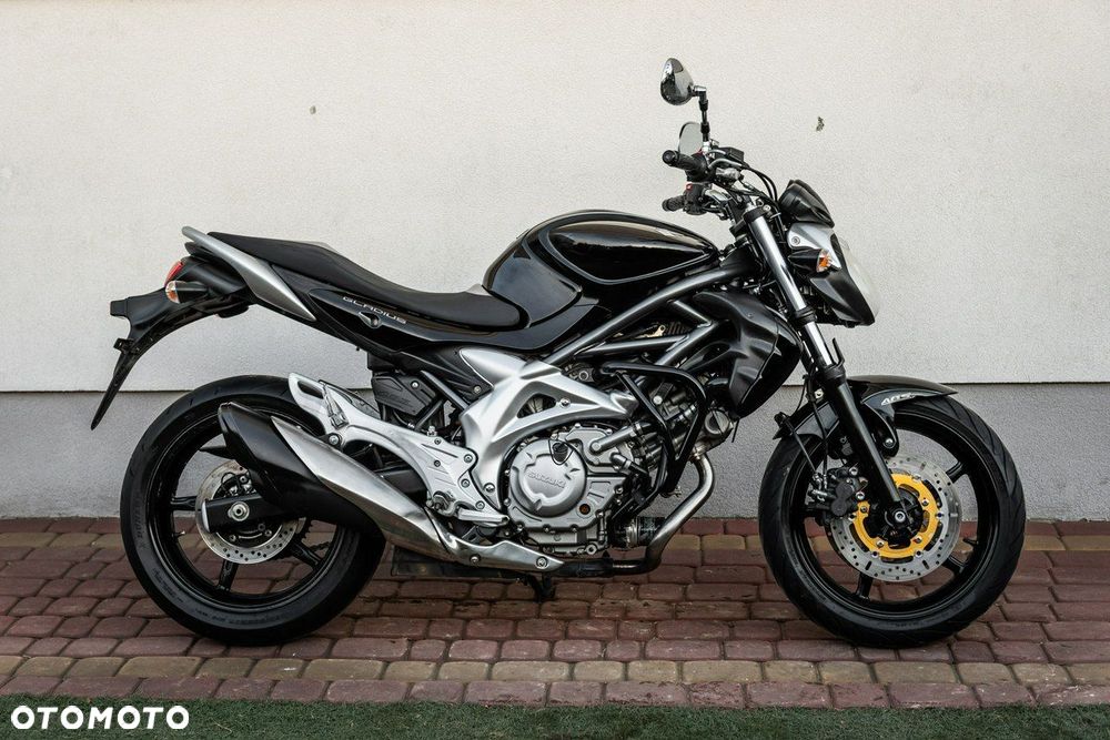 Suzuki Gladius - 3