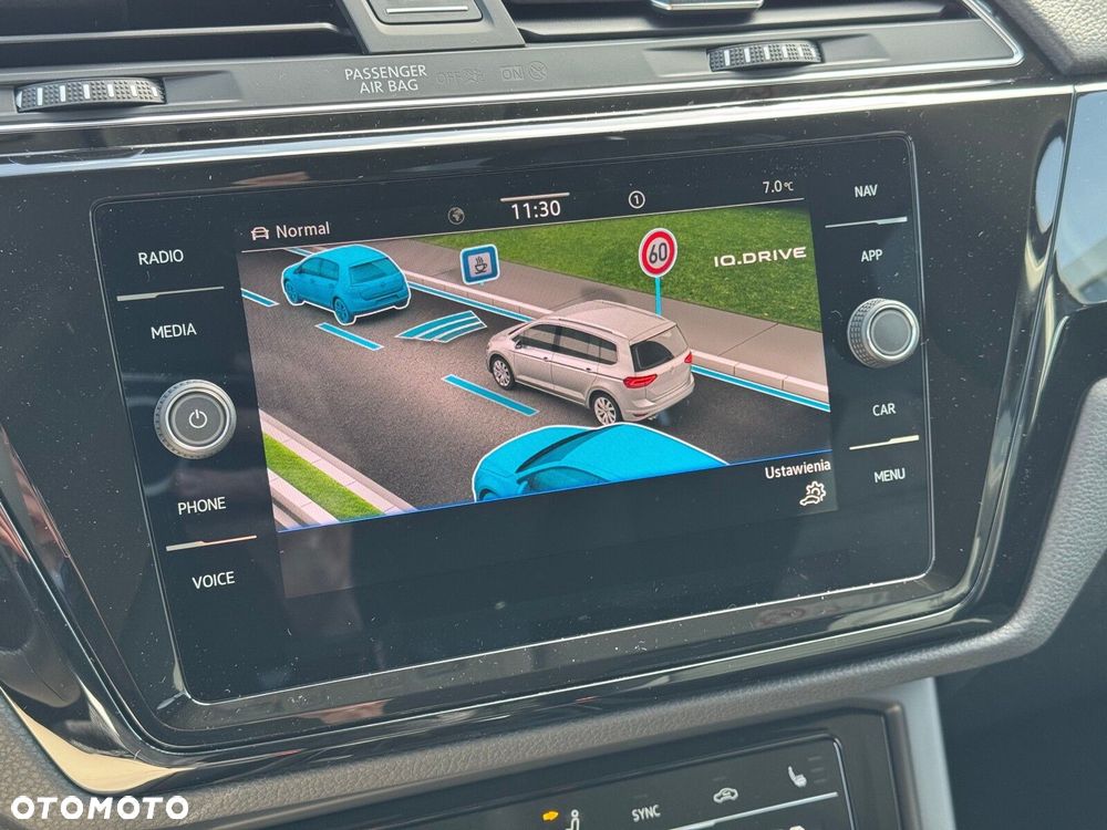 Volkswagen Touran - 23