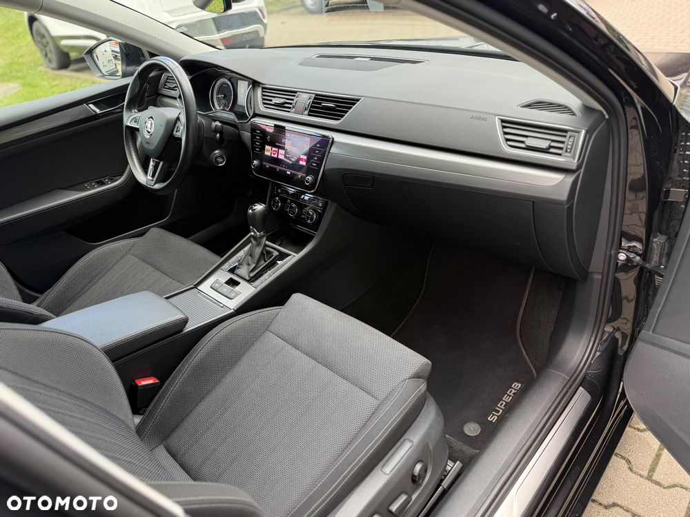 Skoda Superb 2.0 TDI DSG Ambition - 33