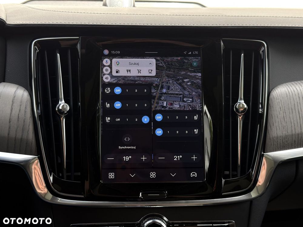Volvo V90 Cross Country - 38