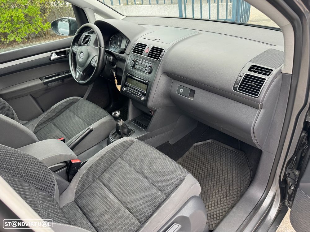 VW Touran 1.6 TDI Blue.Confortline 7L - 32