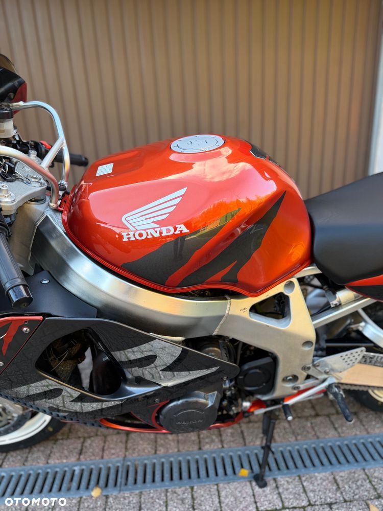 Honda CBR - 24