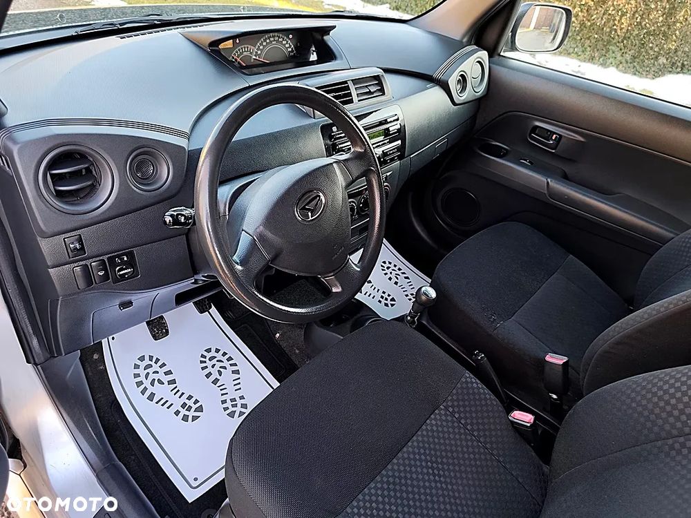 Daihatsu Materia - 11