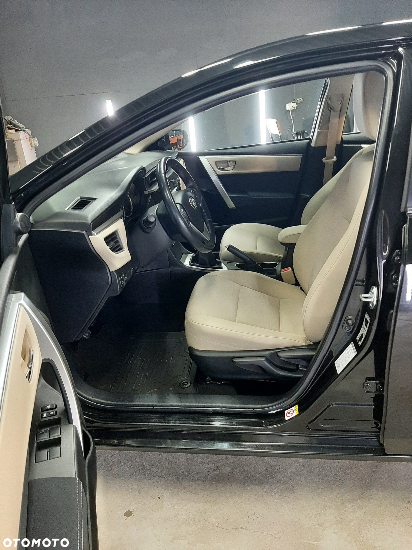 Toyota Corolla 1.6 Premium - 4