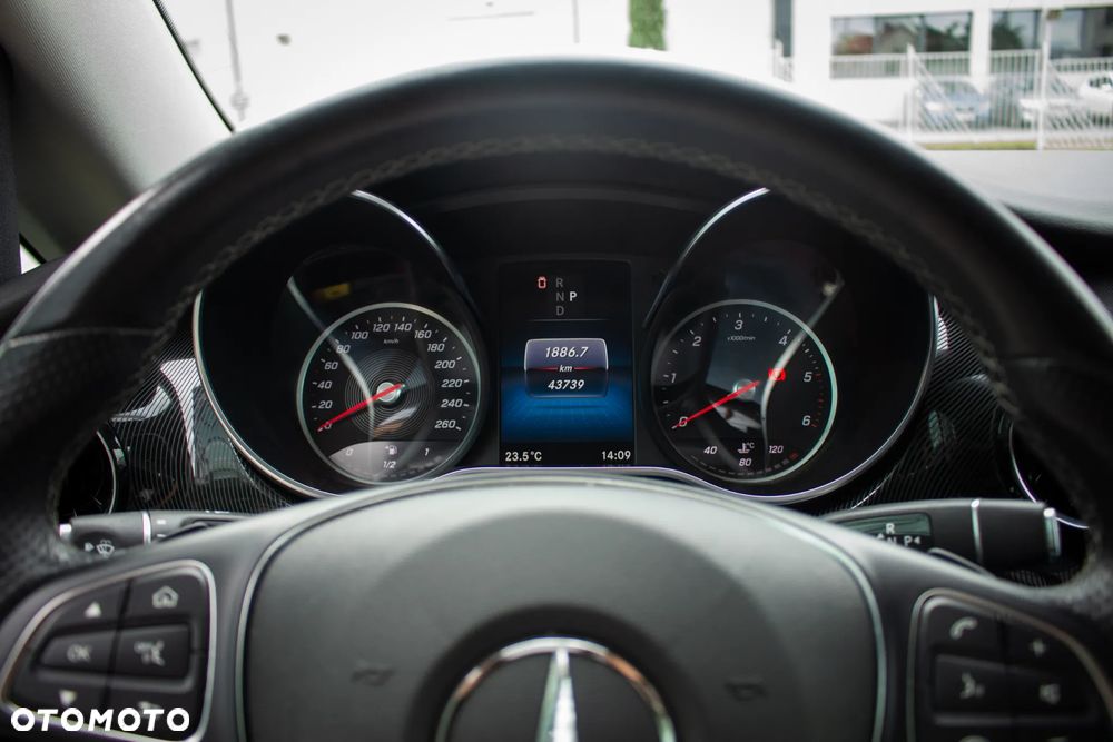 Mercedes-Benz Klasa V 220 d 4-Matic 9G-Tronic - 11