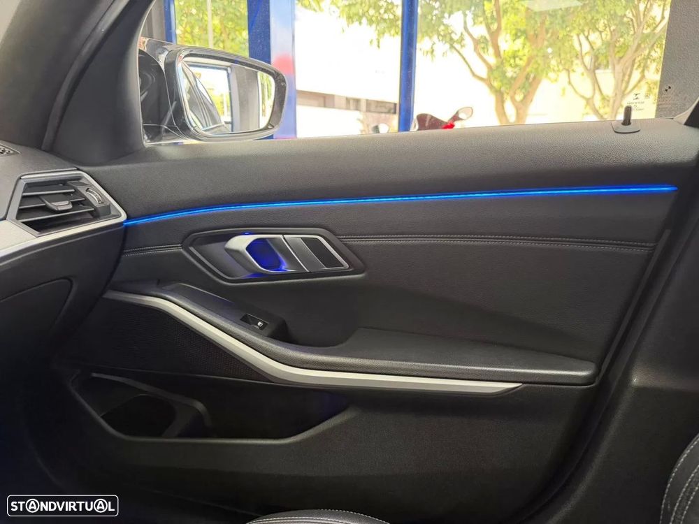 BMW 320 d Pack M Auto - 11