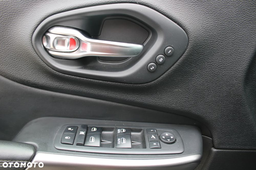 Jeep Cherokee - 10