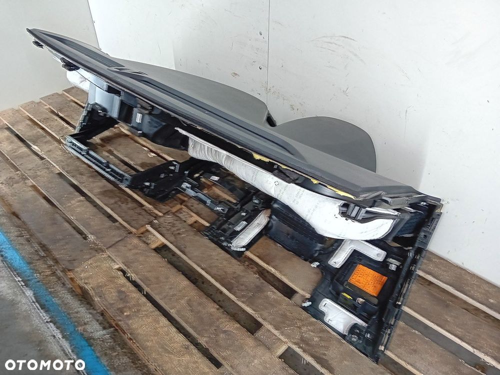 DESKA ROZDZIELCZA, KONSOLA HYUNDAI I40 - 3