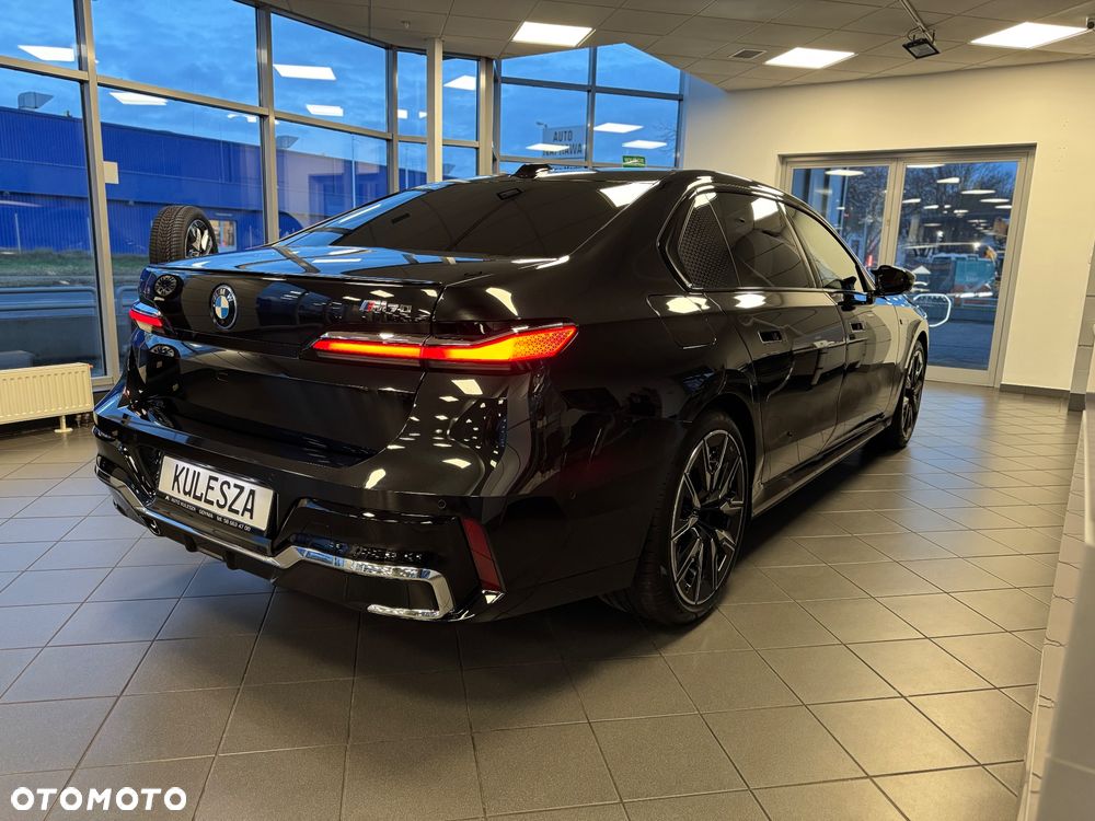 BMW i7 - 4