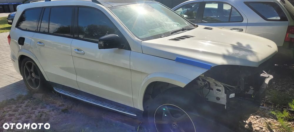 Mercedes-Benz GLS - 14