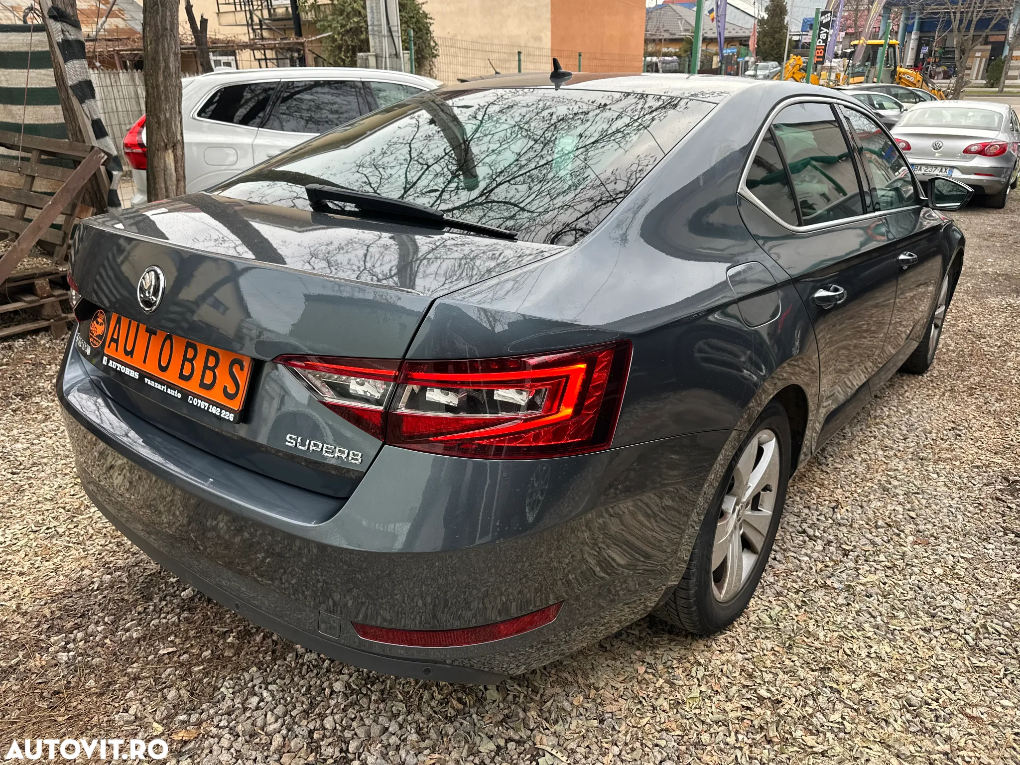 Skoda Superb 1.6 TDI DSG Ambition - 3