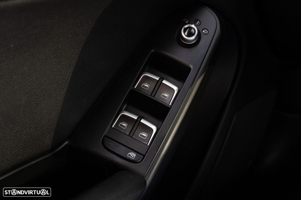 Audi A4 Avant 2.0 TDI Business Line S-line - 43