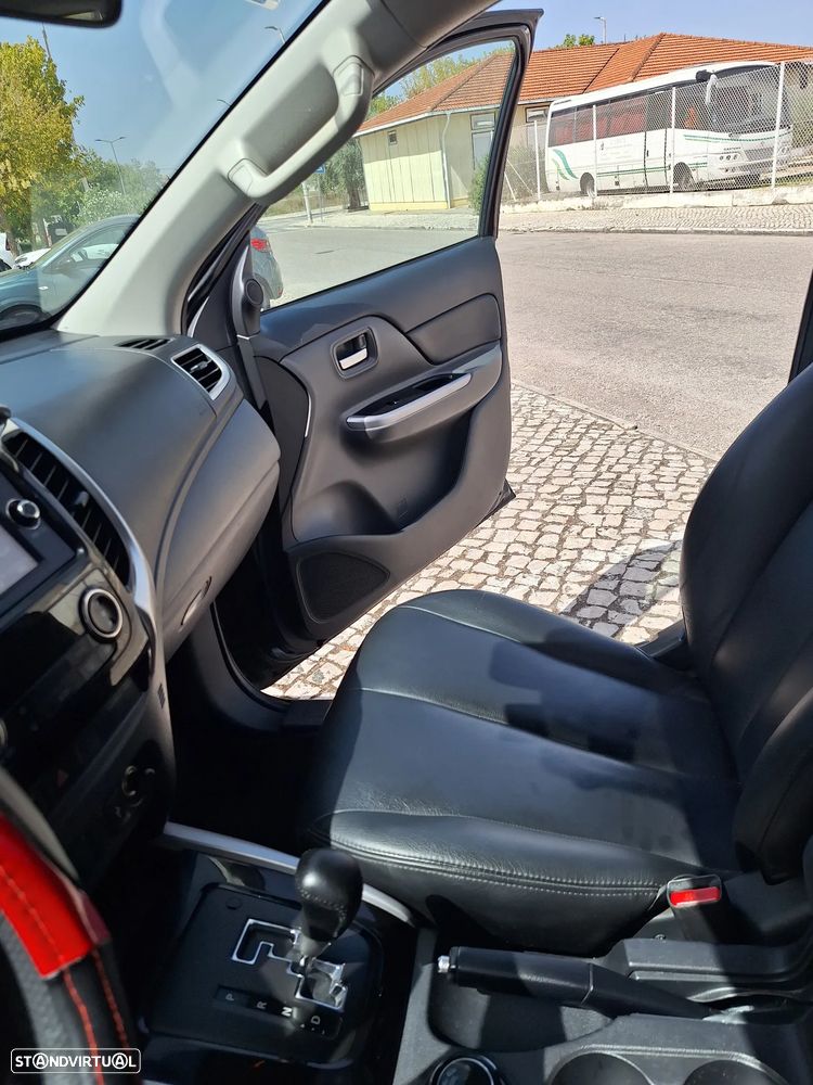 Mitsubishi L200 2.4 DI-D CD Instyle Strakar AT 4WD - 10