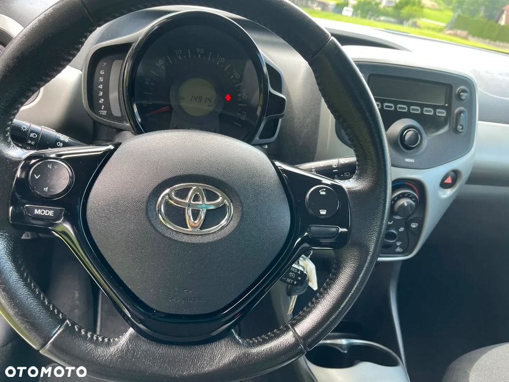 Toyota Aygo x-clusiv - 20