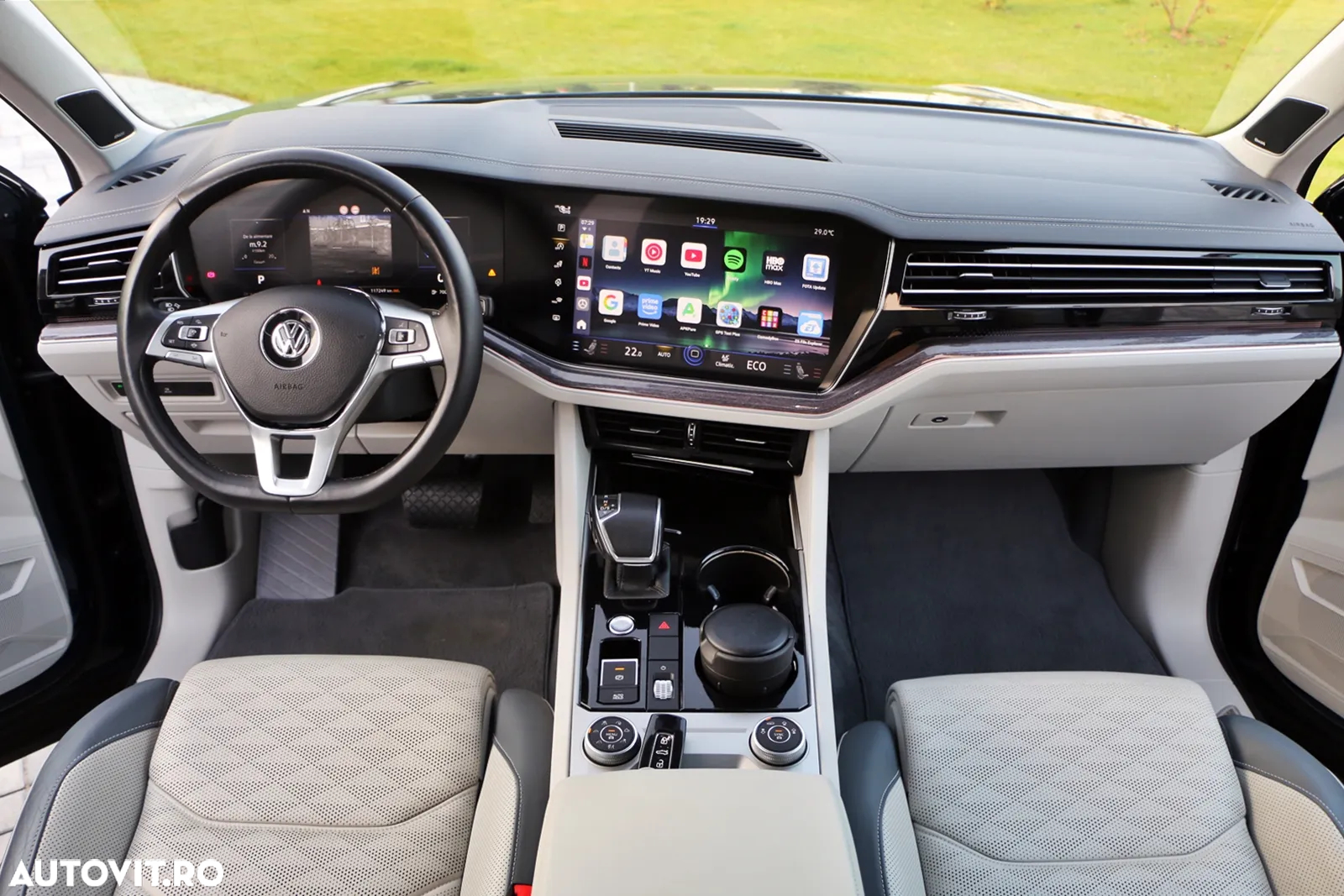 Volkswagen Touareg - 27