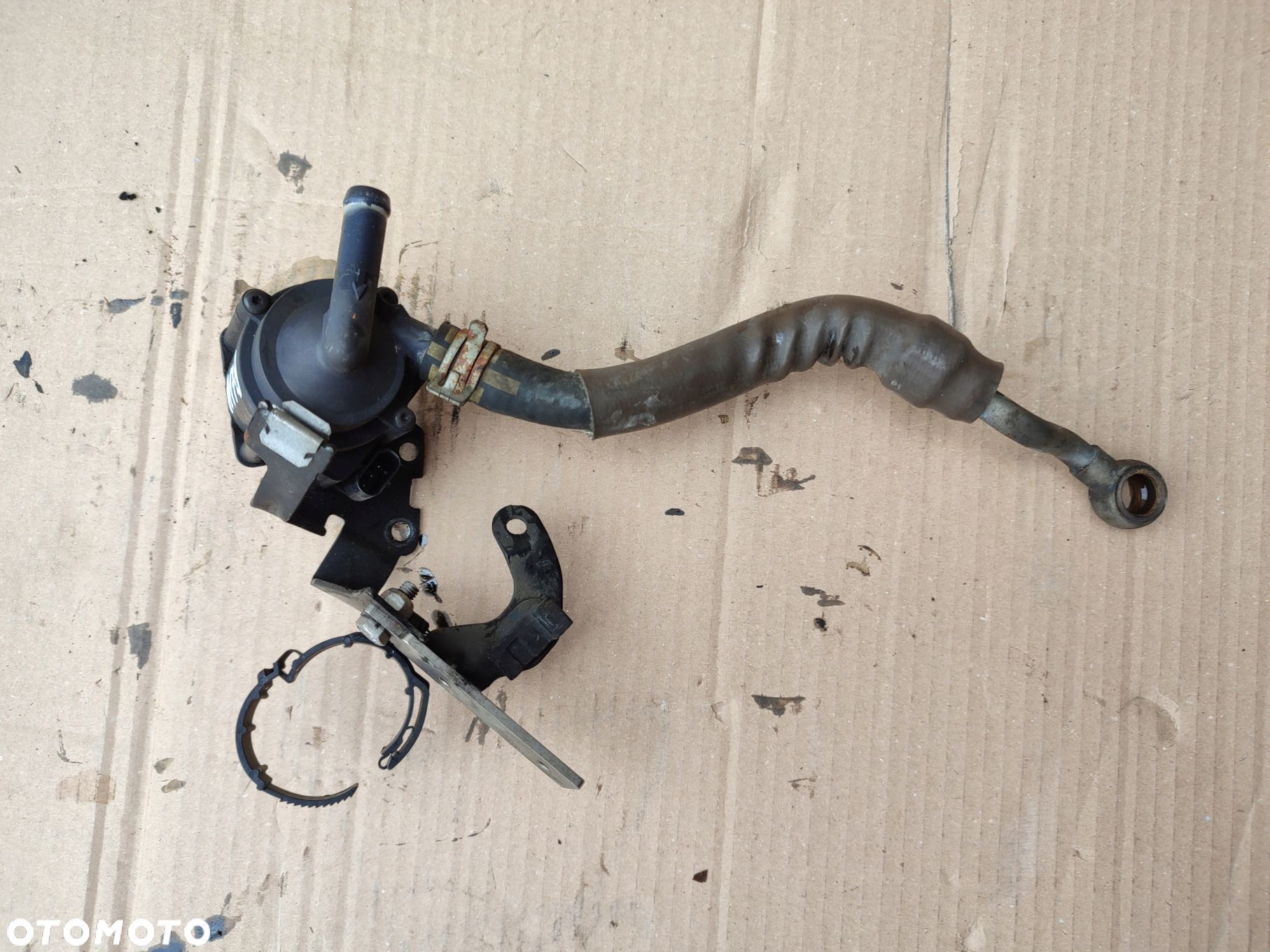 Pompa wody PEUGEOT CITROEN 1.6THP V761936280 - 1