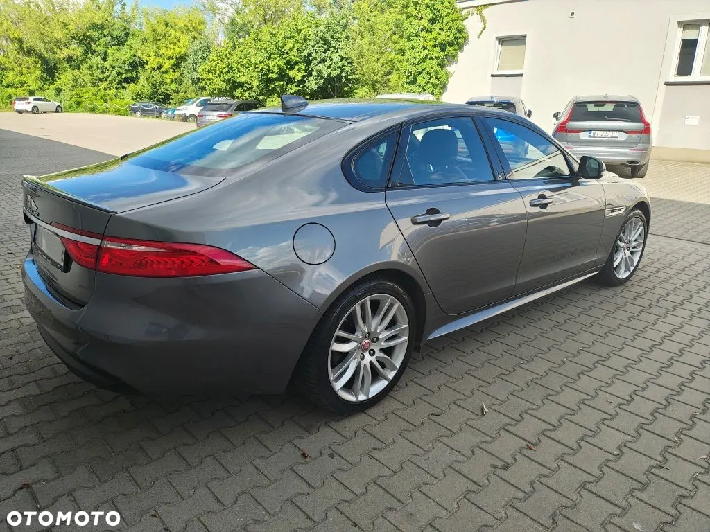 Jaguar XF 2.0 i4D AWD R-Sport - 4