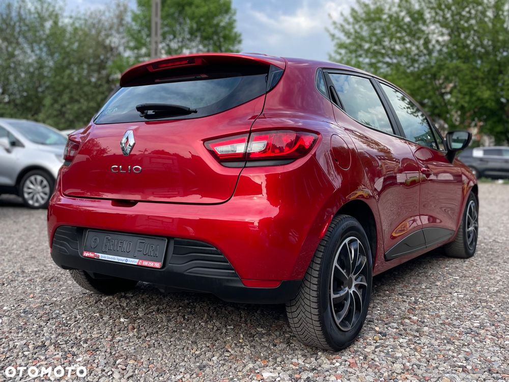 Renault Clio - 8