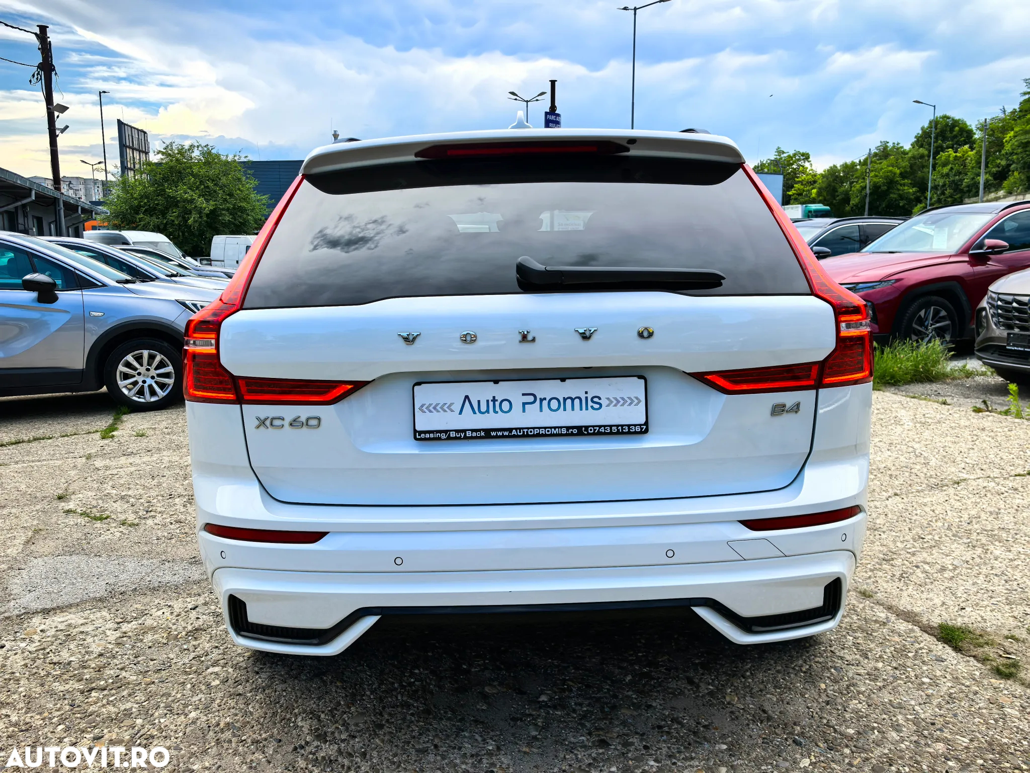 Volvo XC 60 B4 MHEV R-Design - 13