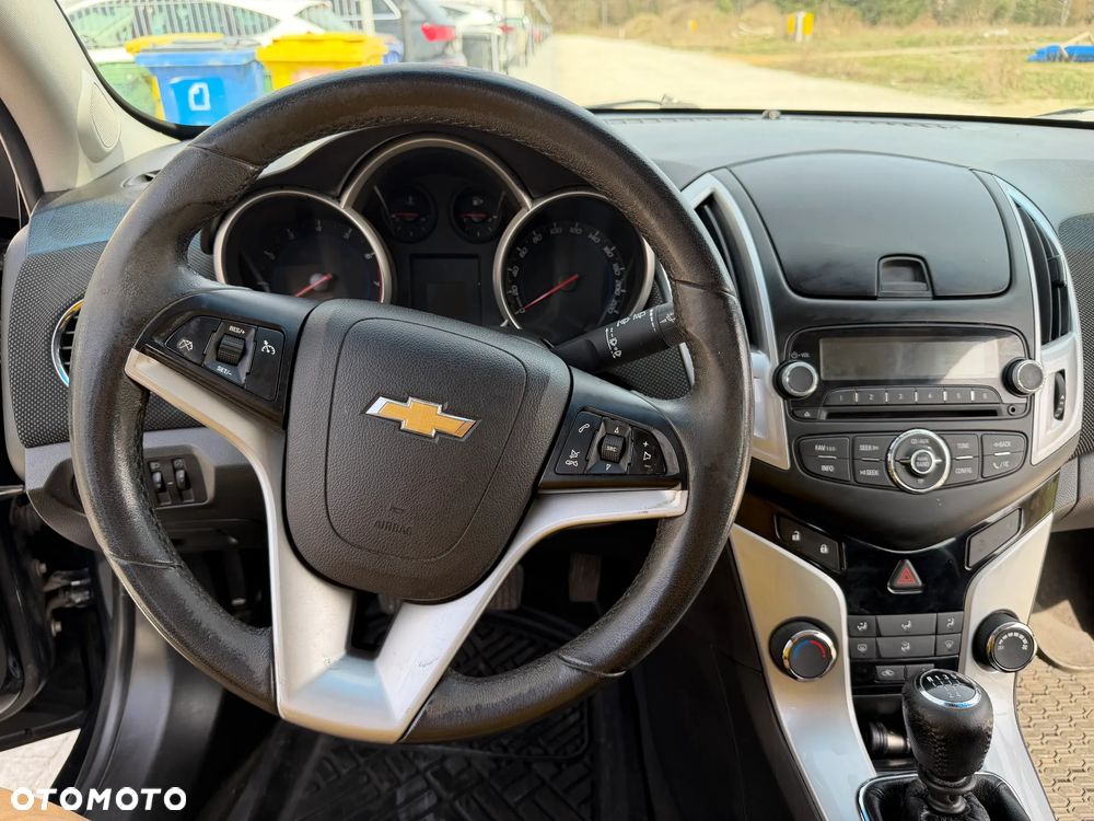 Chevrolet Cruze 1.6 LS - 11