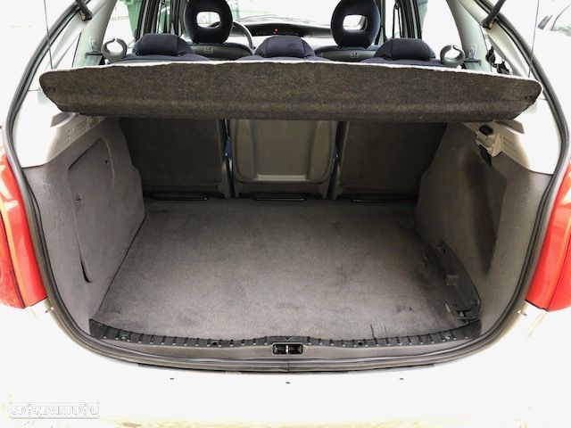 Citroën Xsara Picasso 1.6i Exclusive - 11