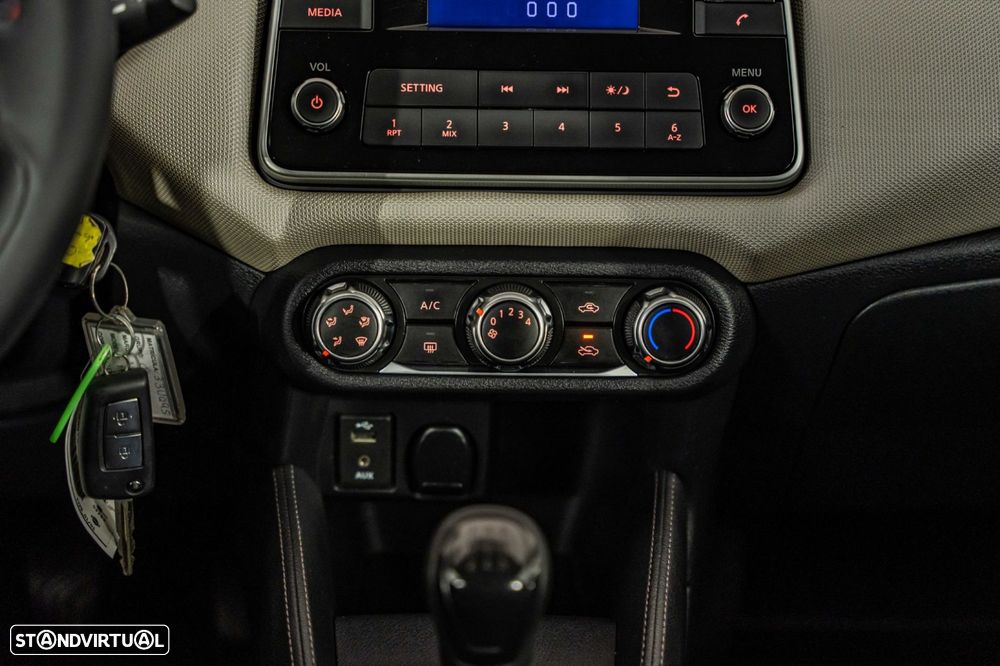 Nissan Micra 1.0 G Acenta - 23