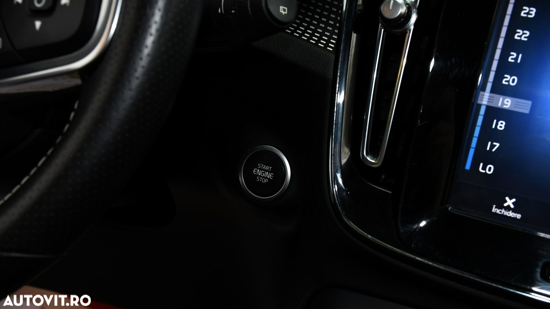 Volvo XC 40 D4 AWD Geartronic R-Design - 25