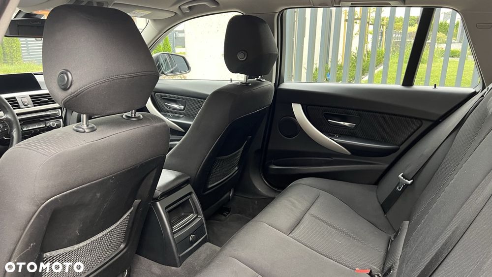 BMW Seria 3 318d Advantage - 16