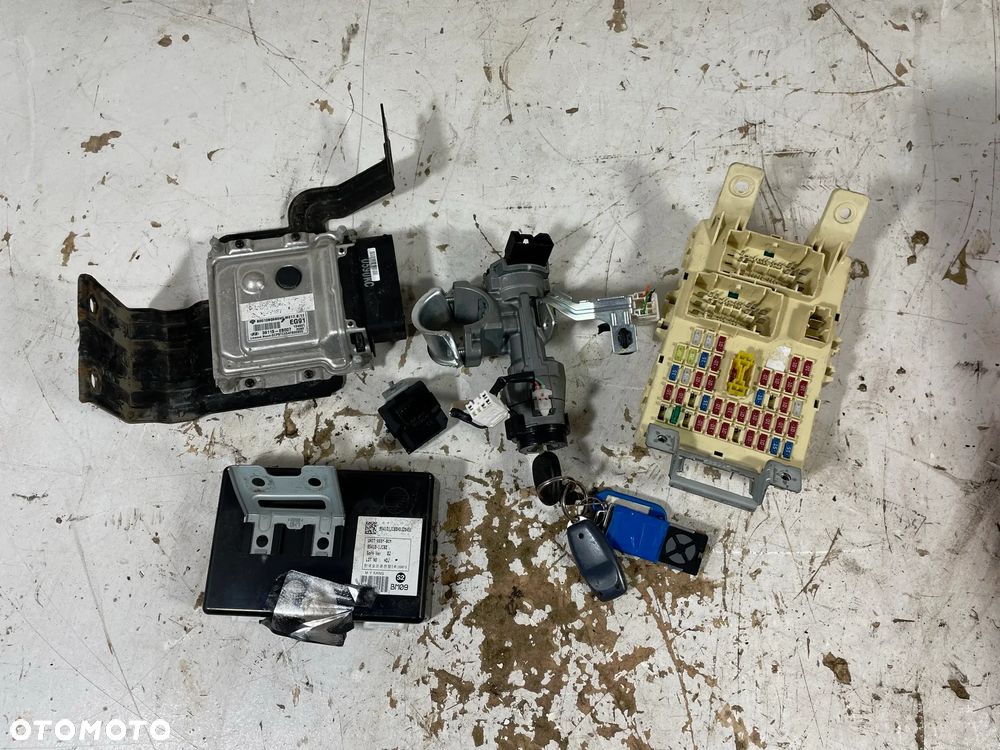 HYUNDAI I20 LIFT 12- 1.4 ZESTAW STARTOWY STEROWNIK SILNIKA KOMPUTER STACYJKA SKRZYNKA BEZPIECZNIKÓW MODUŁ IMMO 39115-2B007 - 1