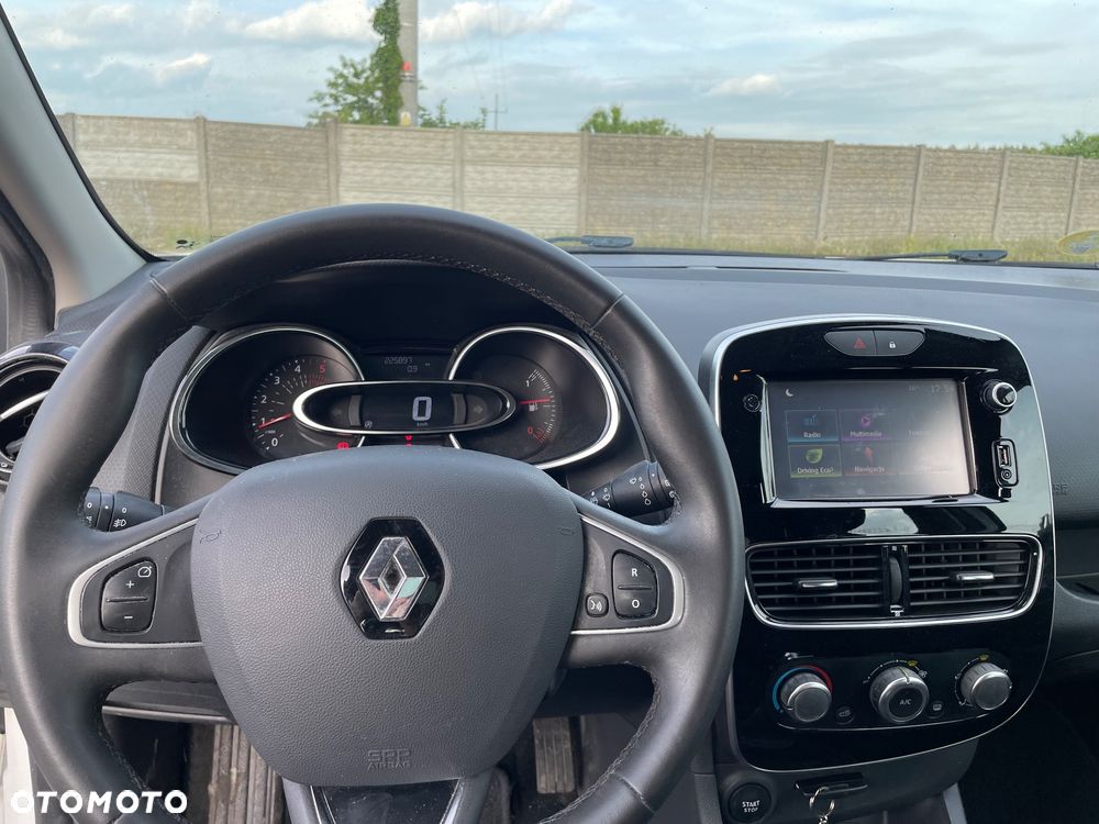 Renault Clio - 11
