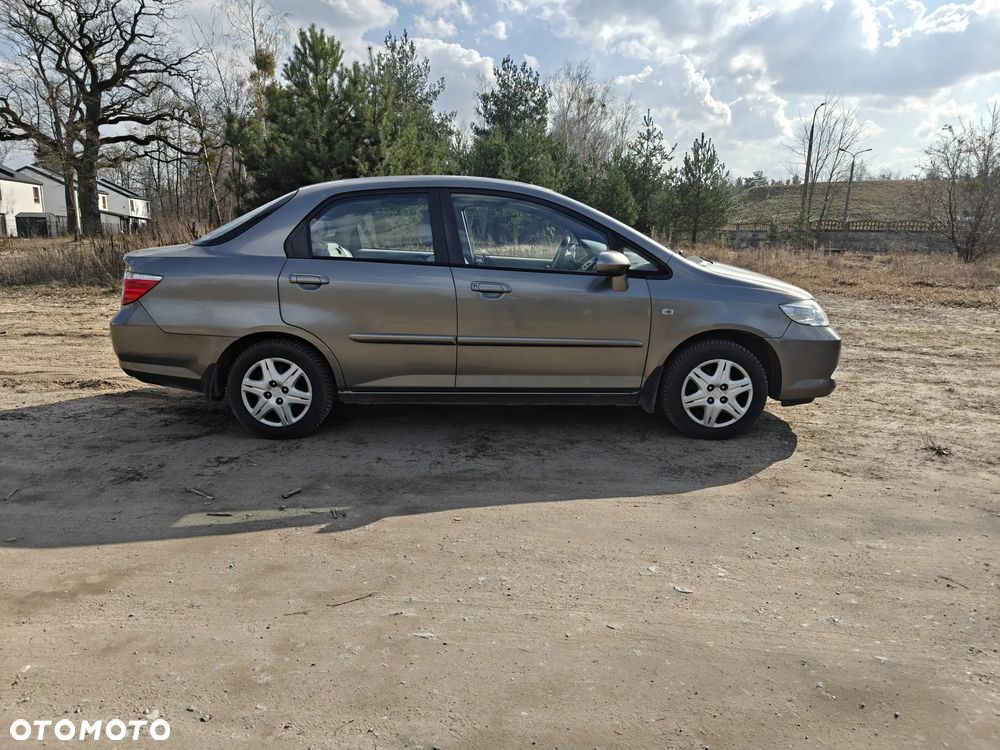 Honda City 1.4 Comfort - 4