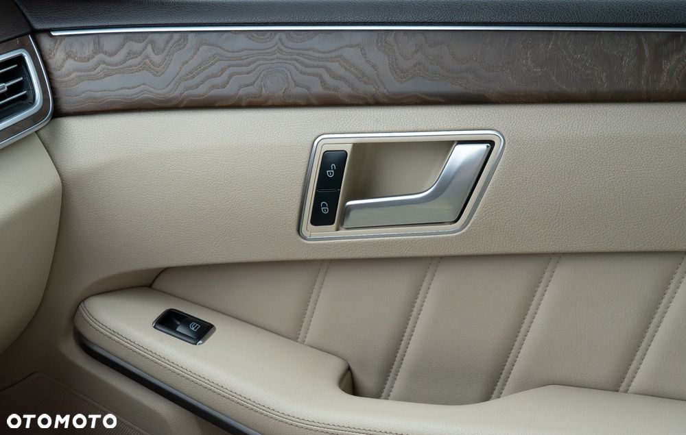 Mercedes-Benz Klasa E 250 CDI 4-Matic BlueEff Avantgarde - 22