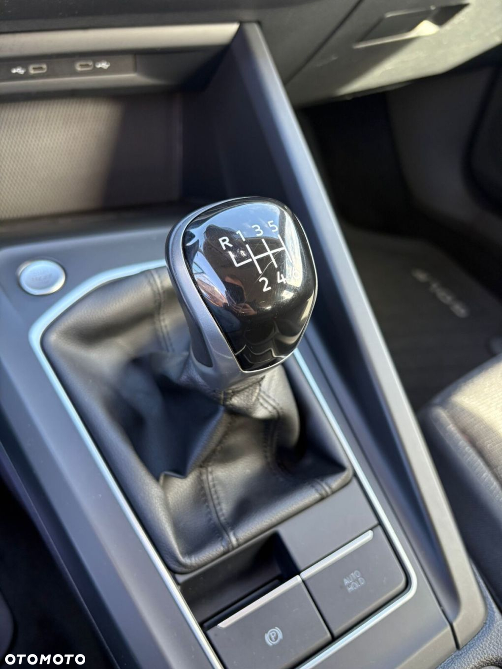 Volkswagen Golf - 14