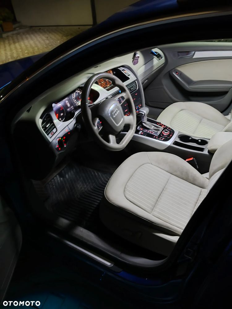 Audi A4 Avant 2.0 TDI DPF multitronic Ambiente - 20