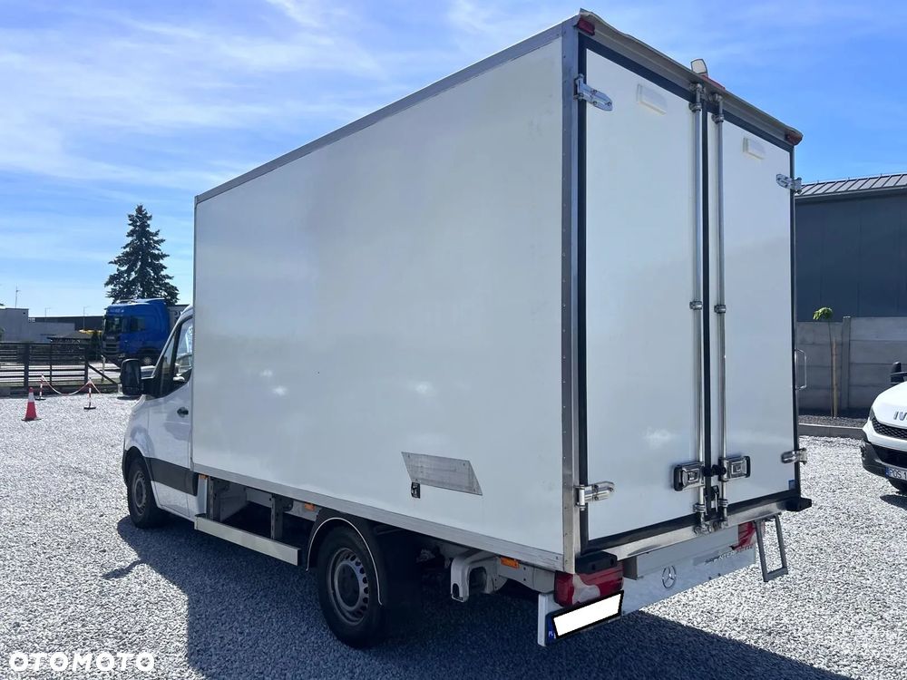 Mercedes-Benz Sprinter - 17