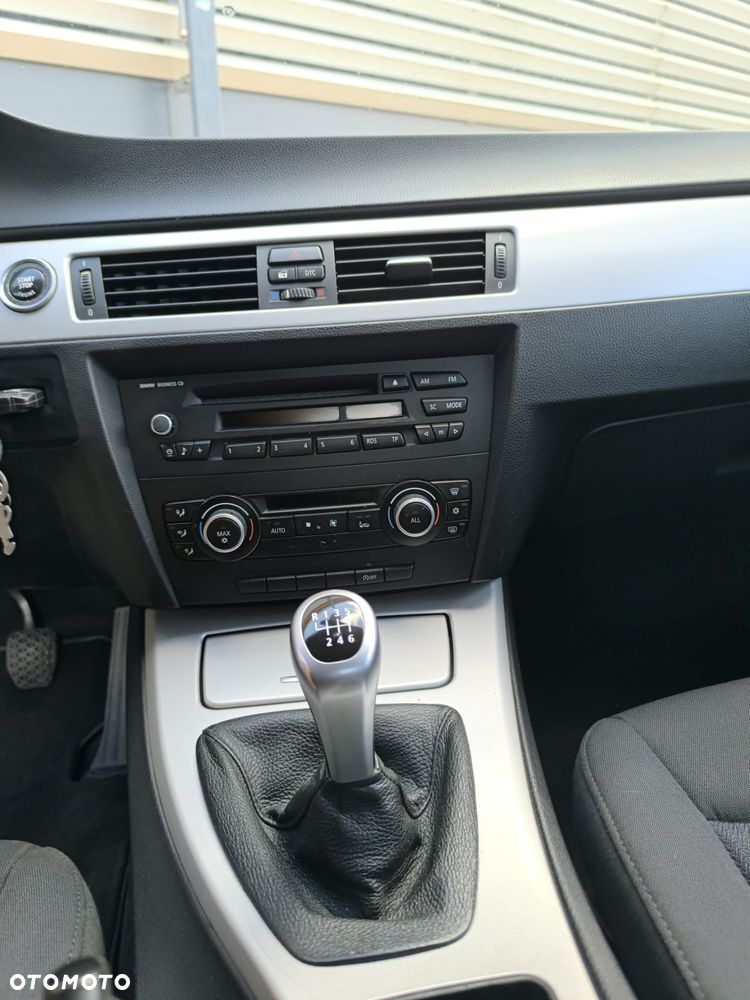 BMW Seria 3 316d - 14