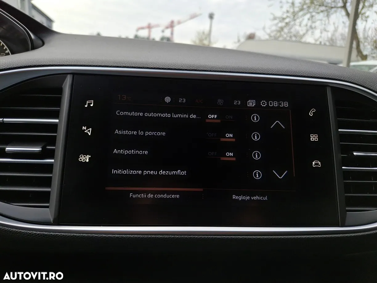 Peugeot 308 1.2 L PureTech Turbo S&S Allure - 20