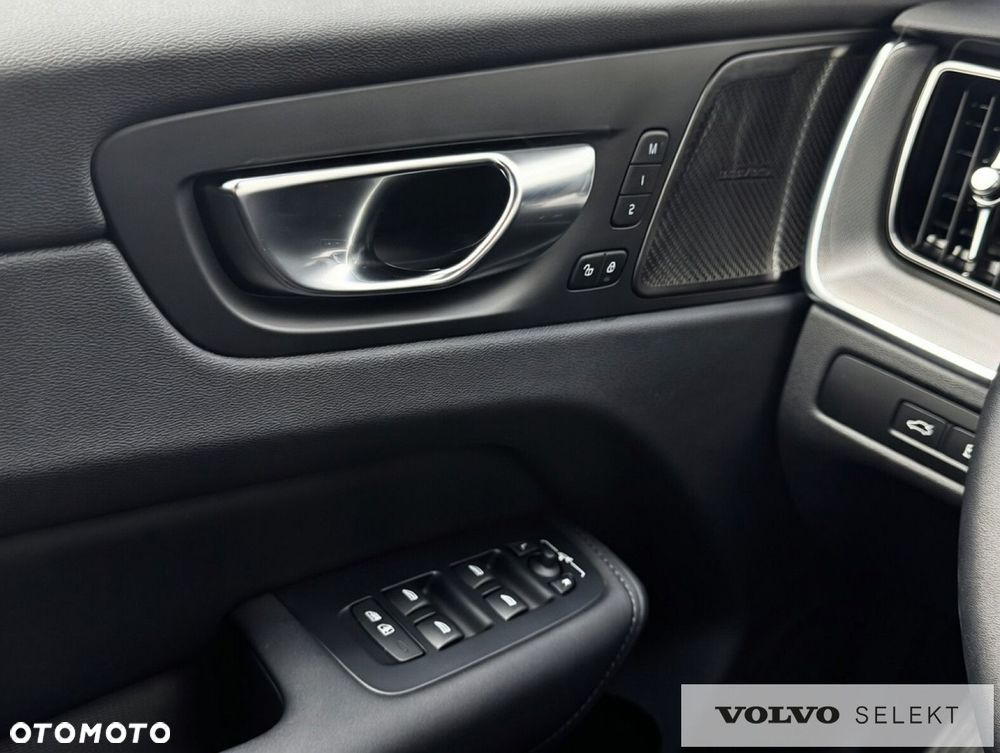 Volvo XC 60 - 41